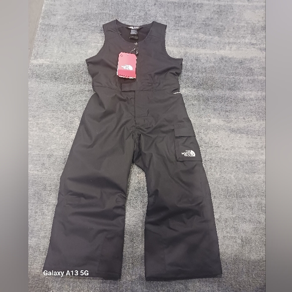 New The North Face  Insulated Snowsuit - Picture 2 of 3